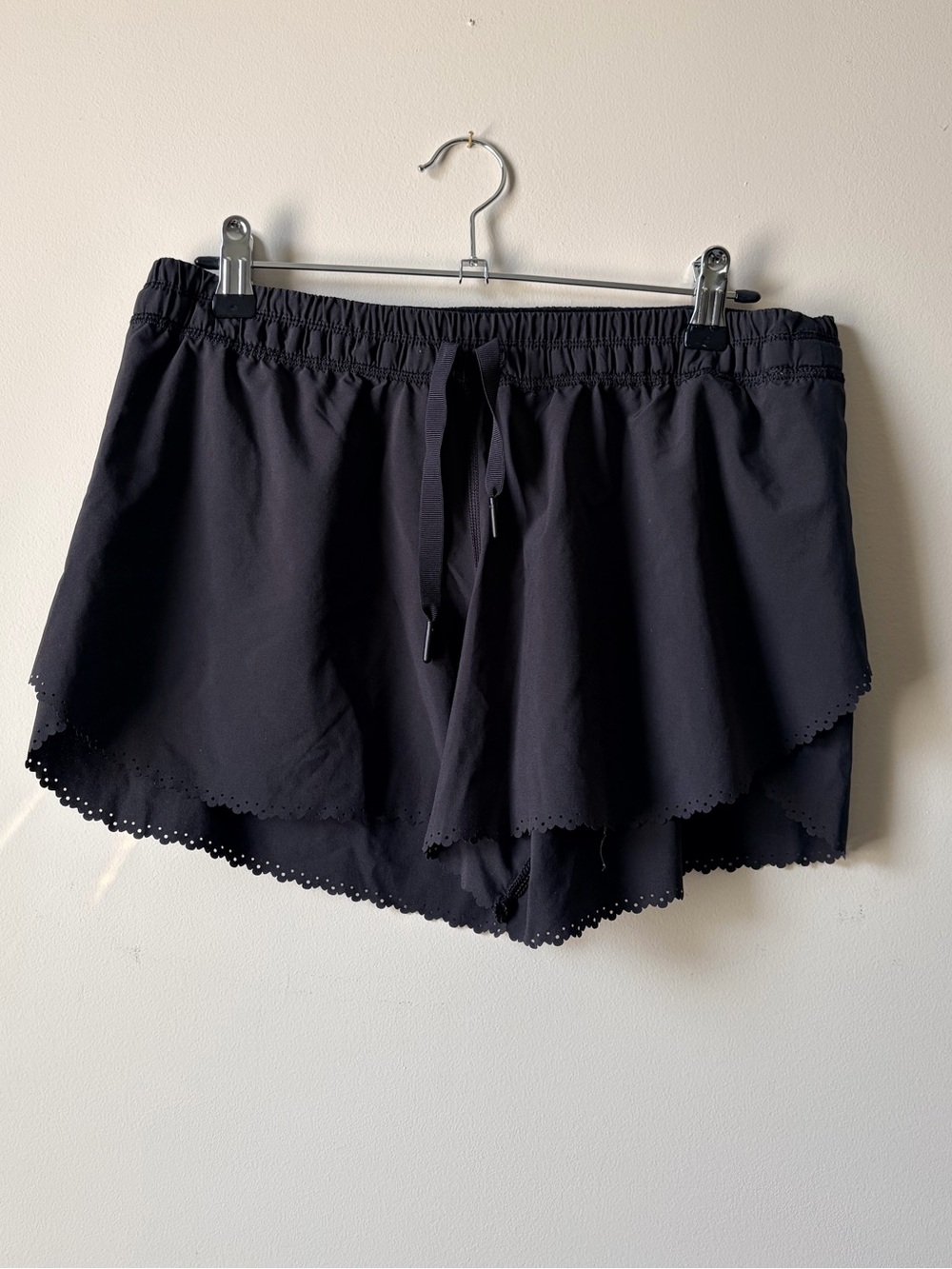 Lululemon Laser Cut Scalloped Hem Shorts
